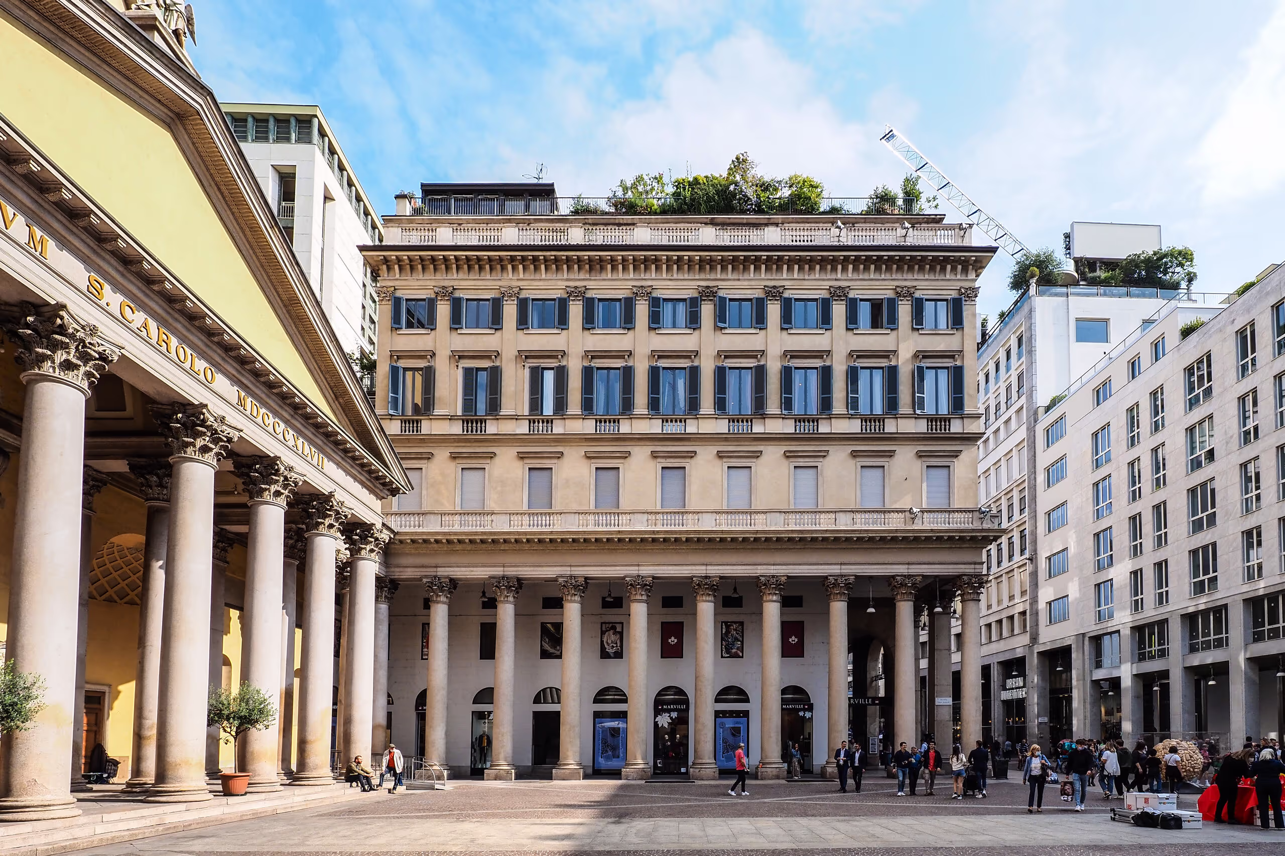 Piazza San Carlo Due: tredici appartamenti in un palazzo storico, fino alla vendita